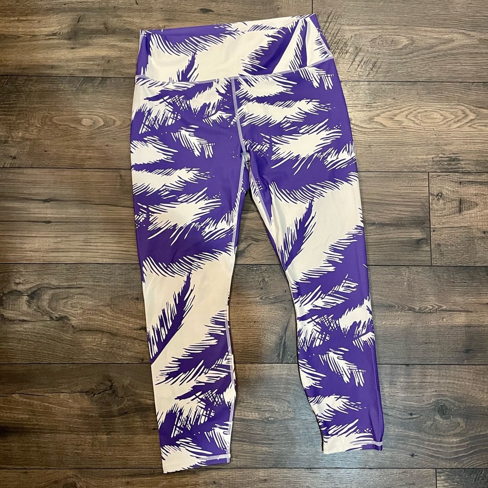 NWT High Wasted PureLuxe 7/8 Fabletics Leggings XL